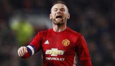 Удар за Юнайтед, Руни пропуска мача с Евертън