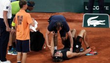 Агония за Зверев и отказване! Надал е на финал на Ролан Гарос + СНИМКИ