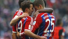 Страховит Байерн изкорми Хамбургер