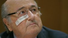 Блатер: Приключвам с футбола