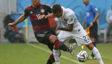 Подолски пропуска мача срещу Алжир