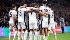 Англия продължава с победите “на нула”