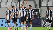 Заради фурора му: Война на трансферния пазар за български национал