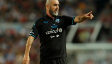 Ерик Кантона се изгаври с Неймар, сравни го с куфар + ВИДЕО