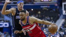 Заразен с коронавирус от НБА играл тенис в Чикаго