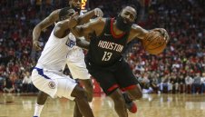 Брадата се нареди до легенди, но Хюстън пак падна