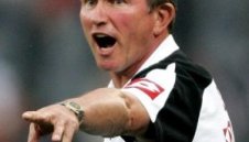 Хайнкес стартира срещу родния си клуб