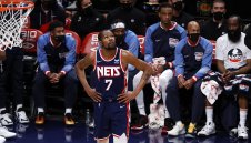 Суперзвезда от НБА ще е аут поне за месец