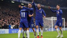 Челси "уби" мечтите на Тотнъм за титла, Сари май спаси поста си за момента