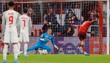 Левандовски мушна най-бързия хеттрик в историята