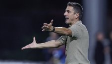Левски е трагичен отпред, но Хулио Веласкес е доволен