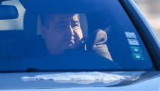 Караиванов скочи на "печалния" Вальо Михов заради пари