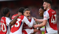 Шампионска лига продължава с две огромни дербита