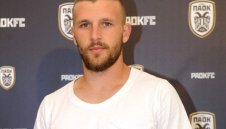 Левски се подиграва, иска играч на ПАОК на ... проби