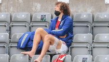 Никой от Европа не го иска: Давид Луис се прибра в Бразилия