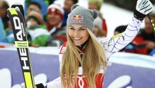 Секси Линдзи лети в Кортина