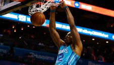 Брутален! Дуайт Хауърд избухна с 32 точки и 30 борби