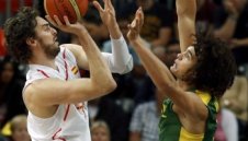 Испанците със странна и удобна загуба от Бразилия