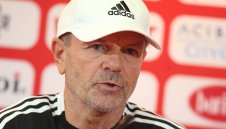 Стойчо Младенов избухна: Има терор срещу ЦСКА, можем да бием Рома!