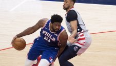 Джоел Ембийд с лошо падане, във Филаделфия са притеснени