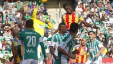 Валенсия гледа към бездната