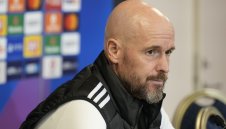 Юнайтед се огледа в новата сензация на европейския футбол