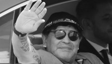 Светът плаче за Диего Армандо Марадона + ВИДЕО