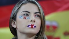 0:7? Мацките на Испания и Коста Рика с дерби на трибуните