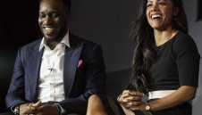 С лазещия на земята Оли Кан: Голът на Окоча е №1 в историята на Бундеслигата + ВИДЕО