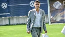 Боби Михайлов се бетонира в БФС, прекратиха още две дела срещу избора му