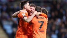 Любимият тим на Ед Шийрън е на прага на Висшата лига