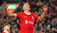 Кошмар на "Анфийлд"! Трент ще е аут за няколко седмици