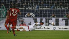 Нойер: Топката ми мина между ръцете, не може така