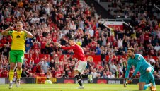 Великан! Роналдо измъкна Юнайтед с хеттрик срещу Норич 