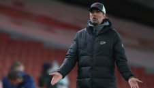 Къса памет?! Клоп "скъси" черната серия на Ливърпул