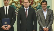 Президентът на България прие и награди Фиго и Бербатов