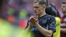 Ливърпул продължава да търси решение за Вирц