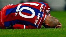 Робен и Рибери останаха извън групата за мача с Порто