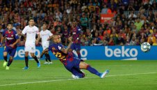 Видал влезе грубо на Валверде и започна флирт с Конте