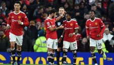 COVID-19 вършее във Висшата лига! Заразата плъзна в Ман Юнайтед