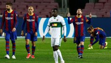 Барса смачка Елче за полувреме