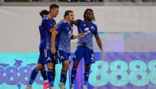 Митично! Звезда на Левски витае в облаците, чистят му главата