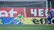 Спорна дузпа донесе точка на Спартак Варна срещу ЦСКА 1948 