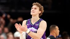 Финландец избухна в НБА, суперзвезда обаче се контузи