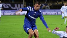 Какво се случва? Алекс Колев не тренира с Левски