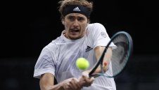 Зверев спря Надал към първа титла в Париж