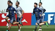 Преди надлъгването с "шахматистите": В Аржентина пазят Меси от критики 