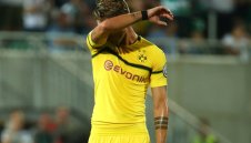 Филип се размина със счупване на носа