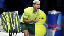 Няма кой да спре Карлос Алкарас! Испанецът завършва годината като №1 в света