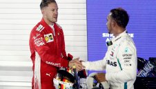 Люис защити Себ: Покажете повече уважение